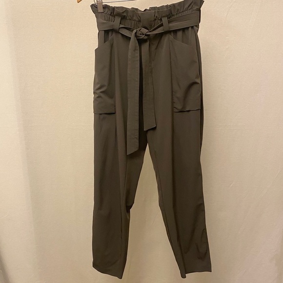 Athleta 6 Skyline Paper Bag Waist Ankle Length Travel Pants Army Olive Green - Picture 13 of 15